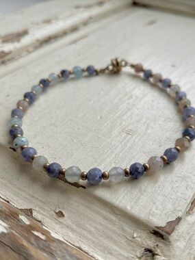 Delicate Blue-Gray Beaded Bracelet - Unbranded